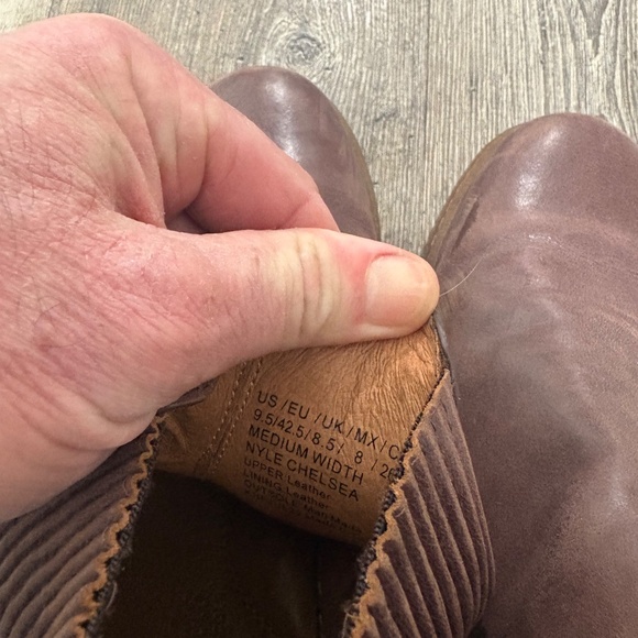 Gentle Souls Nyle Chelsea Boot (Kenneth Cole) - Picture 6 of 6